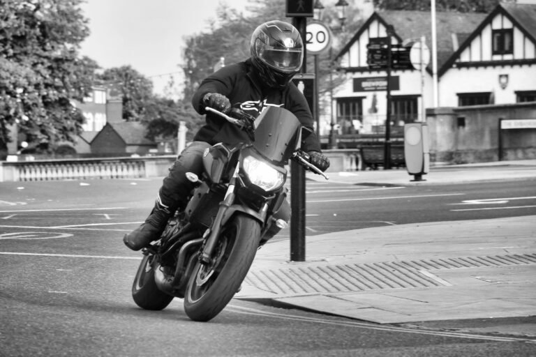 motorcyle cost feaure image